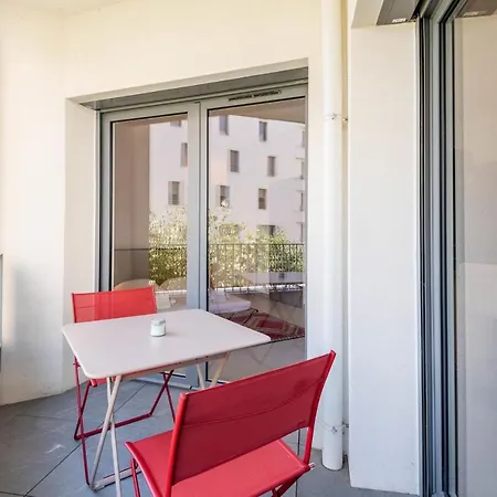 Charming With Balcony And Parking Near The Center Of * Annecy