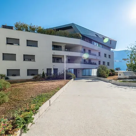 Charming With Balcony And Parking Near The Center Of *