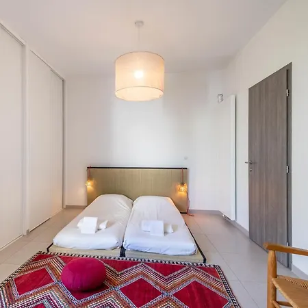Appartement Charming With Balcony And Parking Near The Center Of *